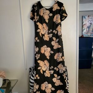 Dana Buchman dress